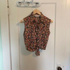 90s Flower Print Crop Top (Tied)
